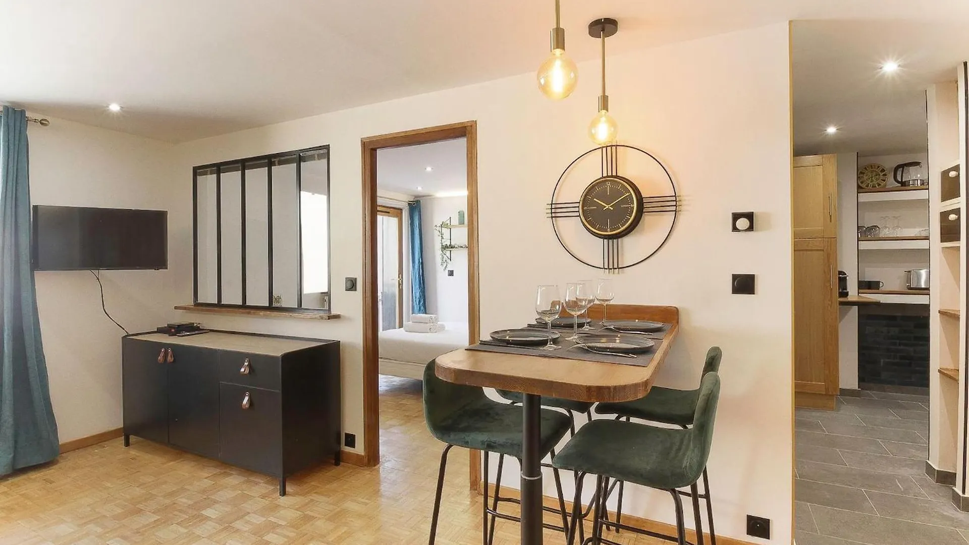 Bellevarde Apt - Newly Renovated - Central - Beside Tmb Start/End Les Houches France