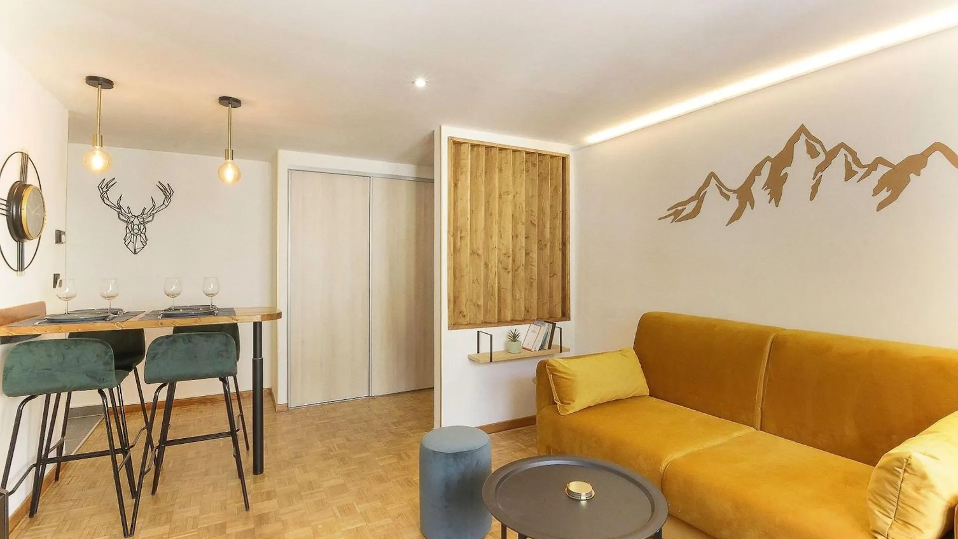 Bellevarde Apt - Newly Renovated - Central - Beside Tmb Start/End Les Houches Apartment